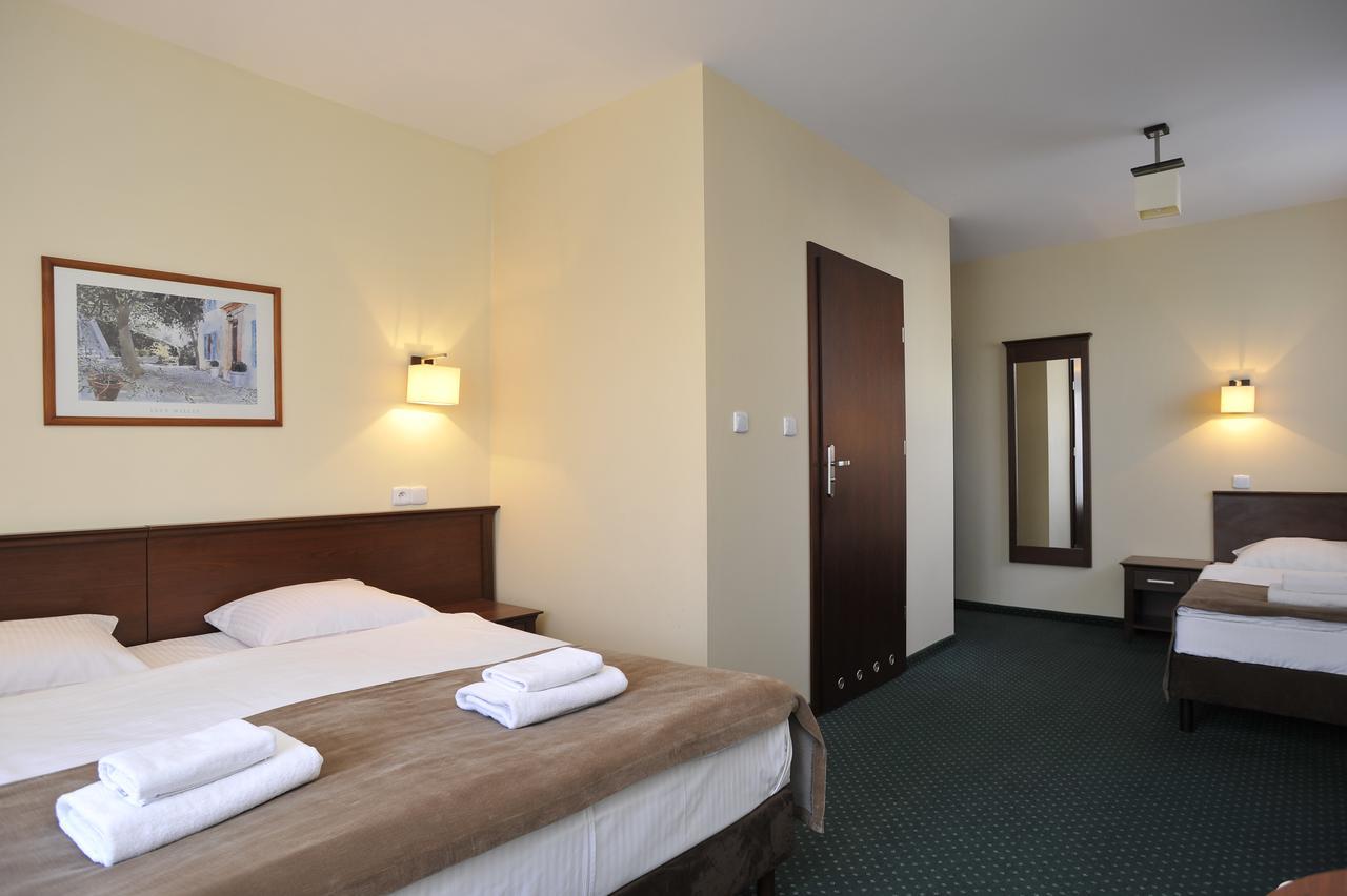 Hotel Lotos Woskrzenice Duze